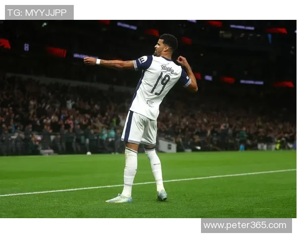 西甲赛场惊现冷门AC米兰完胜热刺引发全场狂欢点评